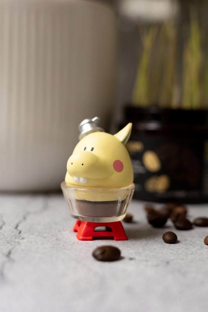 Nhân vật Pikalong trong bộ mô hình blindbox "Tiệm Cà Phê Sữa Đá" của Comicola. Ảnh: Comicola.