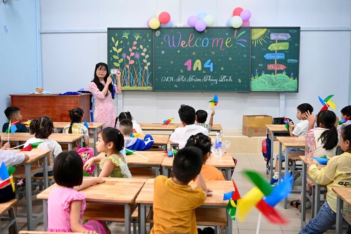  Học sinh lớp 1 tại trường TH - THCS - THPT Lê Thị Riêng. Ảnh: Hoài Bảo.