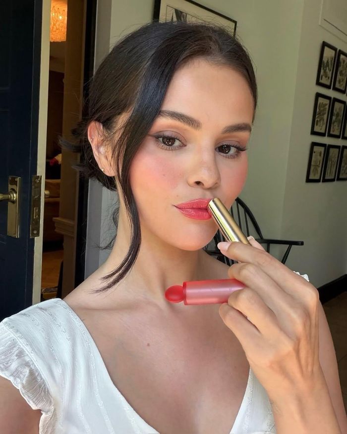 Ở tuổi 34, Selena Gomez cho biết điều cô mong muốn đơn giản là được sống hạnh phúc, tiếp tục làm những việc mình yêu thích. Trong podcast của Blanco hồi tháng 3, Selena Gomez chia sẻ mong muốn có con. Đầu tháng 9, cô đăng ảnh bế một em bé sơ sinh cùng chú thích ẩn ý “một ngày nào đó”. Blanco sau cũng chia sẻ trên chương trình Today rằng anh rất mong muốn được trở thành cha. 