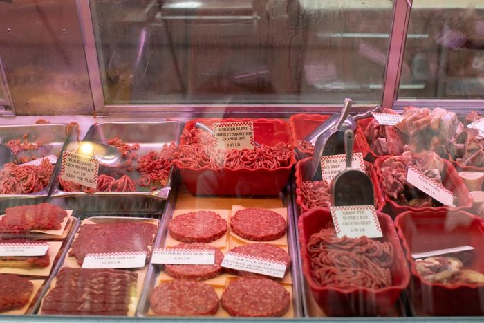  Giới chức Mỹ đề xuất miễn thuế thịt bò xay để giảm giá mặt hàng này. Ảnh: Reuters. 