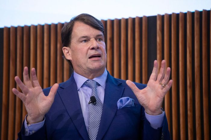 CEO Ford Jim Farley nói Mỹ cần "cực kỳ thận trọng" trước cách các nhà sản xuất ôtô Trung Quốc tiếp cận thị trường nước này, cho biết thị trường châu Âu là một bài học đắt giá mà nước này cần rút kinh nghiệm.