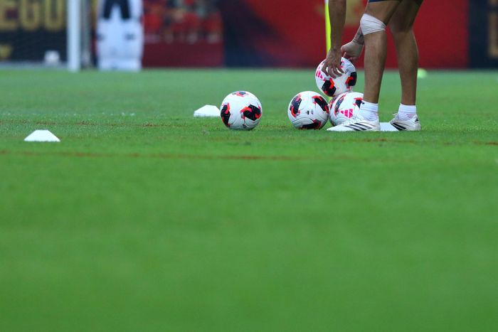 Mặt sân tập của tuyển Indonesia còn chất lượng hơn mặt sân thi đấu của bảng B FIFA ASEAN Cup ở Si Jalak Harupat. Theo chia sẻ từ truyền thông địa phương, mức độ đầu tư dành cho tuyển Indonesia thời gian qua là rất lớn. 