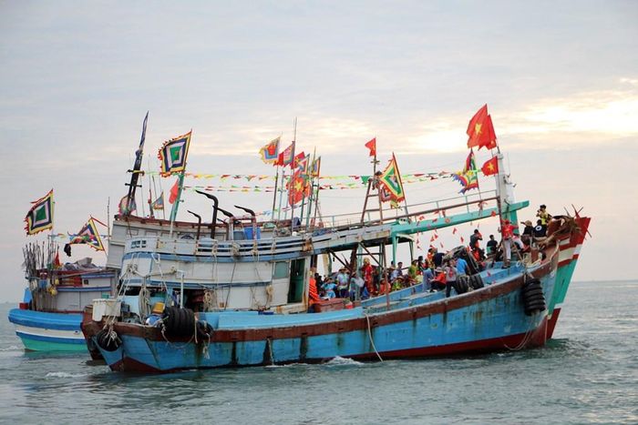 Lễ hội Nghinh Ông là tín ngưỡng của ngư dân vùng biển (hình ảnh tại Lễ hội Nghinh Ông Thắng Tam). Ảnh: Thùy Trang