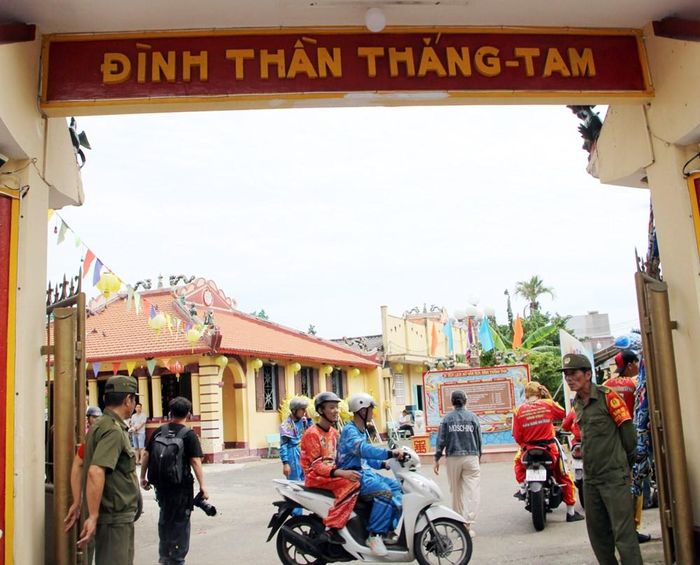 Lễ hội Nghinh Ông Thắng Tam gắn với Di tích Đình thần Thắng Tam. Ảnh: Thùy Trang