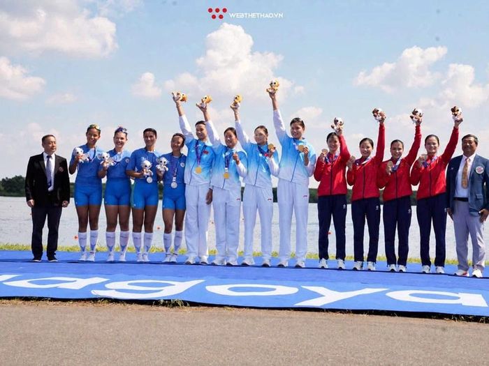Đội rowing thuyền 4 nữ một mái chèo, dù đã có thể hình và chiều cao tốt so với trong nước nhưng vẫn bất lợi so với đối thủ