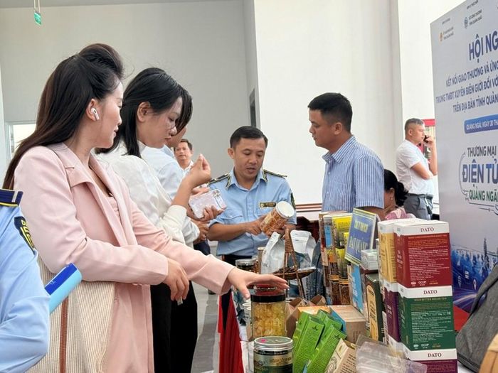Giới thiệu sản phẩm đặc trưng tại chương trình