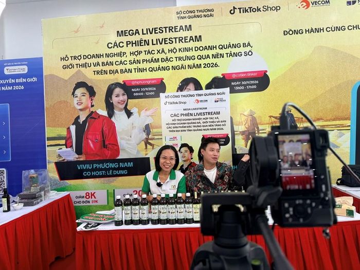 Livestream bán hàng được giới thiệu nhằm hỗ trợ các chủ thể OCOP, HTX và hộ kinh doanh tiếp cận khách hàng trên môi trường số