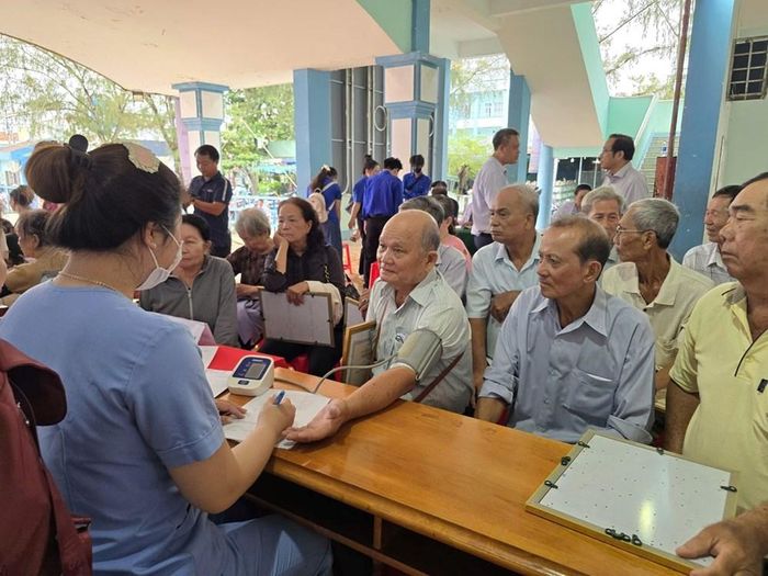 Sở Y tế tỉnh Cà Mau tổ chức khám sàng lọc cho người cao tuổi trên địa bàn tỉnh