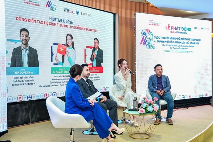 Các diễn giả trao đổi tại Talkshow "Truyền cảm hứng"