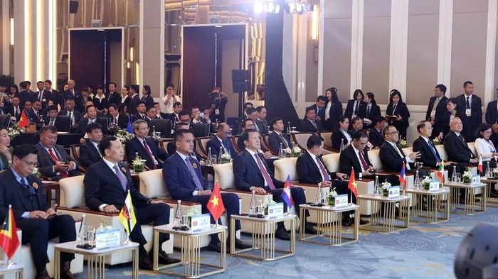 Bộ trưởng Lương Tam Quang và các đại biểu tham dự Hội nghị
