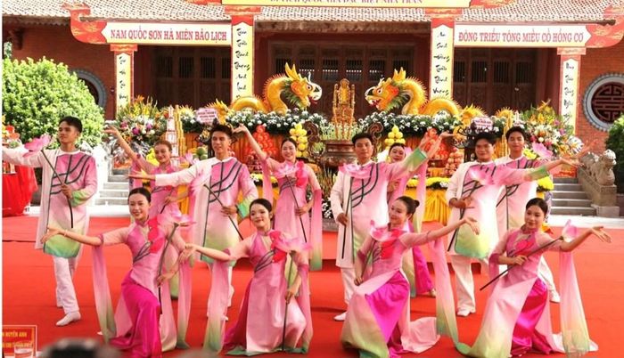 Chương trình văn nghệ tại Lễ hội