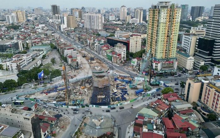 Hai cầu vượt tại nút giao Láng Hạ - Giảng Võ (trong ảnh) và nút giao Nguyễn Chí Thanh dự kiến hoàn thành trong năm 2026