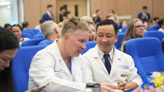 Huế từng bước trở thành địa điểm kết nối chuyên môn, nơi các chuyên gia trong nước và quốc tế cùng học tập, trao đổi kinh nghiệm. (Ảnh: B. Ngọc)