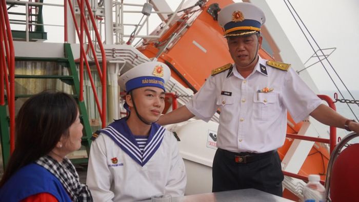 Những người lính trẻ tự hào khi được góp sức trẻ bảo vệ biển, đảo và thềm lục địa của Tổ quốc.
