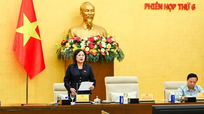 Phó Chủ tịch Quốc hội Nguyễn Thị Hồng điều hành phiên họp. (Ảnh: DUY LINH)