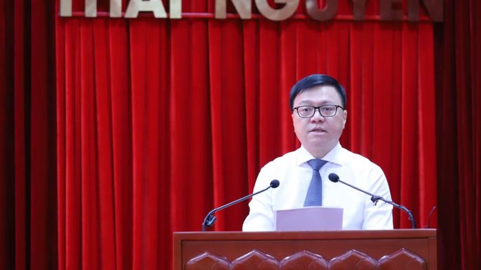 Đồng chí Lê Quốc Minh, Tổng Biên tập Báo Nhân Dân, Phó Trưởng ban Tuyên giáo Trung ương, Chủ tịch Hội Nhà báo Việt Nam phát biểu tại hội thảo. (Ảnh: TUẤN SƠN)