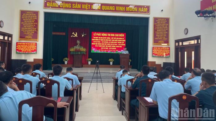 Quang cảnh Lễ phát động thi đua cao điểm.