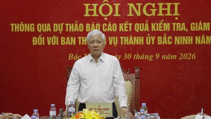 Đồng chí Đỗ Văn Chiến, Ủy viên Bộ Chính trị, Phó Chủ tịch Thường trực Quốc hội phát biểu chỉ đạo hội nghị. (Ảnh: AT)