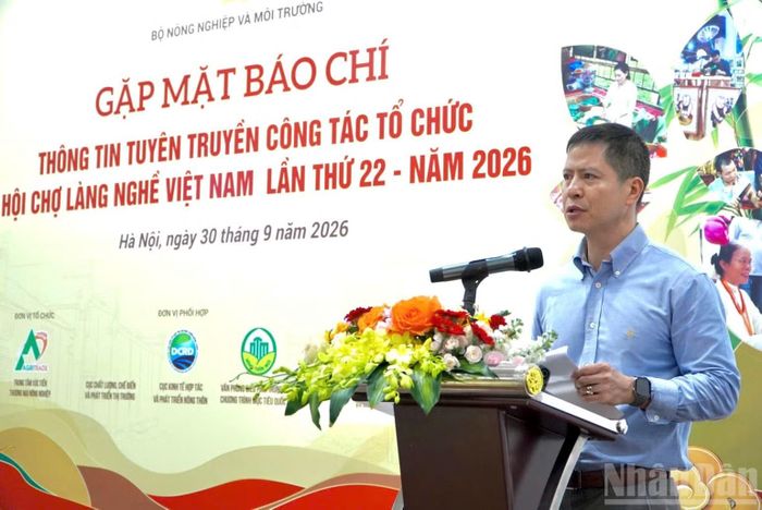 Ông Nguyễn Minh Tiến, Giám đốc Trung tâm Xúc tiến thương mại Nông nghiệp phát biểu tại buổi gặp mặt báo chí thông tin về hội chợ.