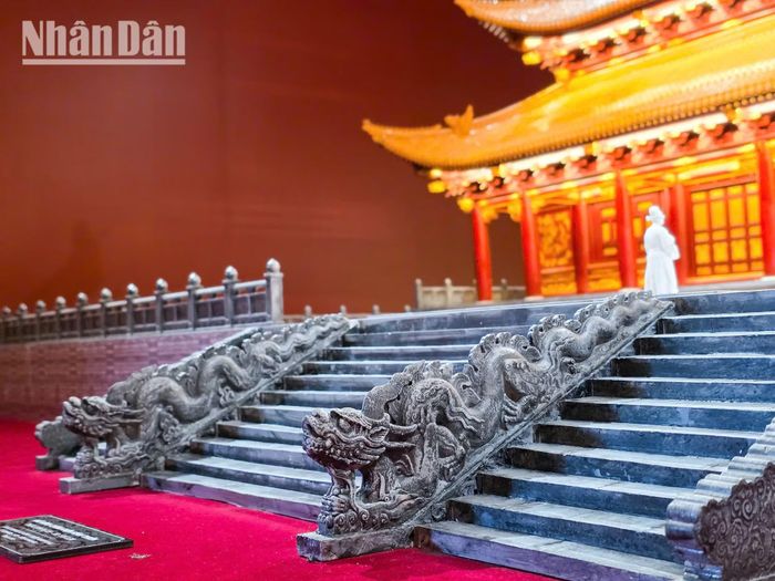 Tên gọi "Kính Thiên" có nghĩa là "kính trời", thể hiện tư tưởng trị quốc lấy trời đất làm trọng và khẳng định tính chính danh của vương triều trước nhân dân.