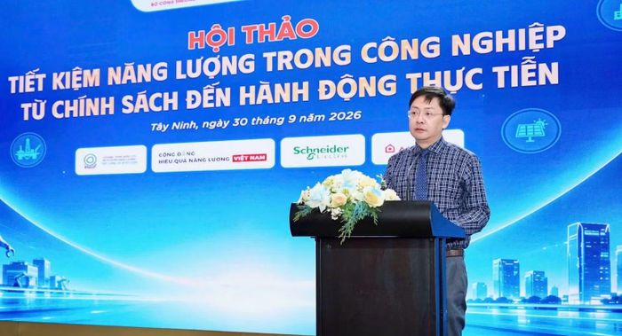 Ông Đặng Hải Dũng - Phó Cục trưởng Cục Năng lượng-Dầu khí, Bộ Công thương phát biểu tại hội thảo.