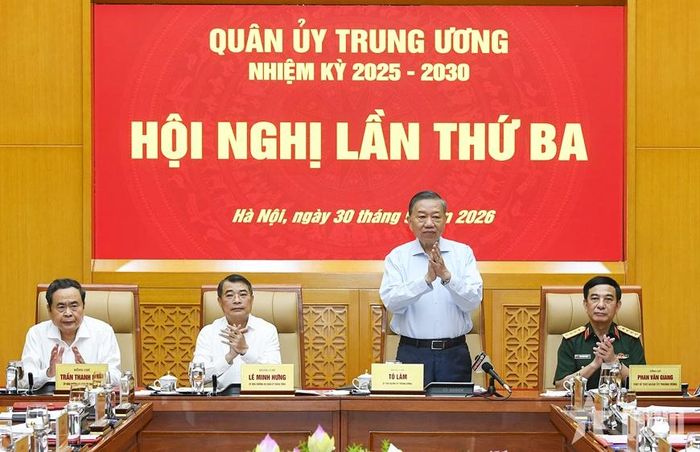  Tổng Bí thư, Chủ tịch nước Tô Lâm, Bí thư Quân ủy Trung ương chỉ đạo hội nghị. Ảnh: TUẤN HUY  