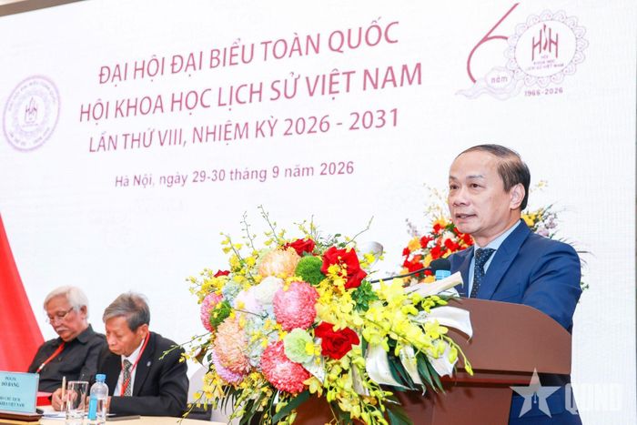 Đồng chí Phạm Tất Thắng, Ủy viên Trung ương Đảng, Phó bí thư Đảng ủy MTTQ, các đoàn thể Trung ương phát biểu tại đại hội.