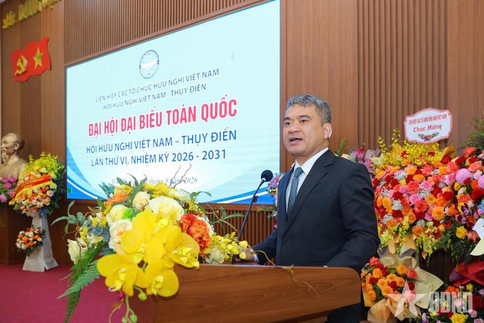 Ông Nguyễn Thanh Tú, tân Chủ tịch Hội Hữu nghị Việt Nam-Thụy Điển phát biểu tại Đại hội. Ảnh: ANH HÒA