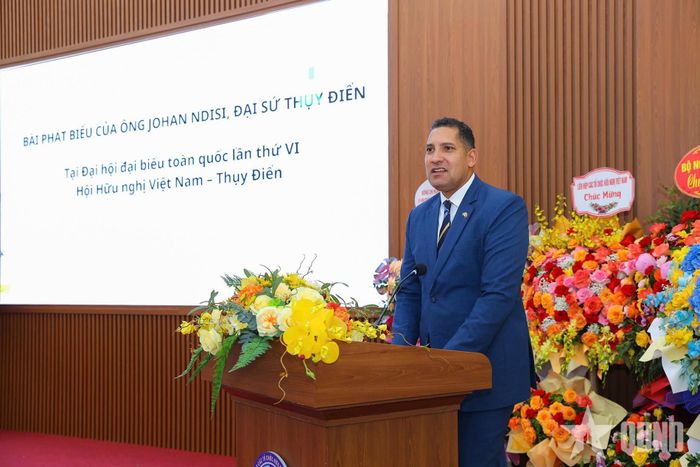 Đại sứ Thụy Điển tại Việt Nam Johan Ndisi phát biểu tại Đại hội. Ảnh: ANH HÒA