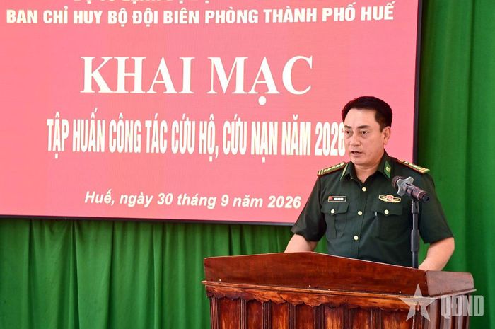 Đại tá Hoàng Minh Hùng, Chỉ huy trưởng Ban chỉ huy Bộ đội Biên phòng TP Huế phát biểu khai mạc.