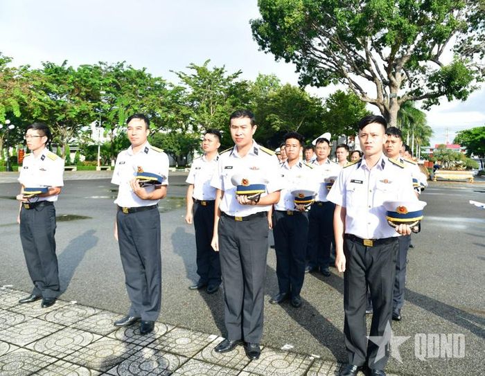 Kiểm tra lễ tiết, tác phong quân nhân.