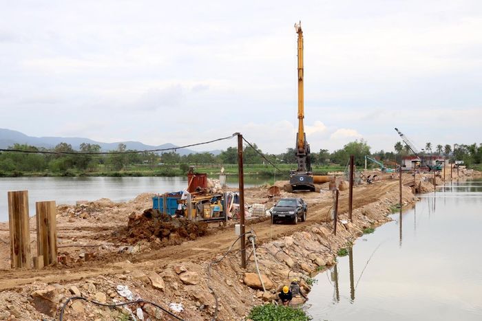 Cầu sông Kôn, một trong những hạng mục khó thi công của gói thầu XL02