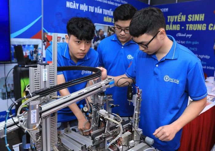 Sinh viên một trường cao đẳng nghề tại Hà Nội (Ảnh: Hà Nam).