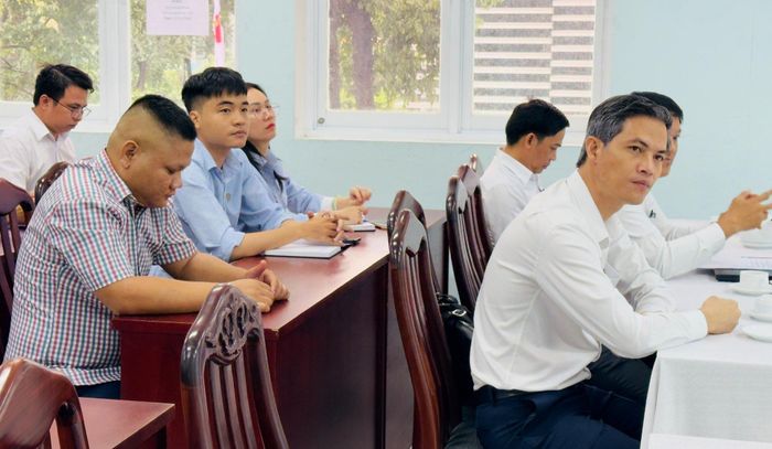  Các đơn vị tham dự hội nghị. Ảnh: ĐÌNH DƯ 
