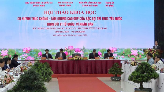 Hội thảo khoa học "Cụ Huỳnh Thúc Kháng - Tấm gương cao đẹp của bậc đại trí thức yêu nước, trọn đời vì Tổ quốc, vì Nhân dân". Ảnh: NGUYÊN KHÔI