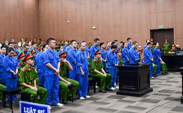 Các bị cáo tại phiên tòa. Ảnh: GIA KHÁNH