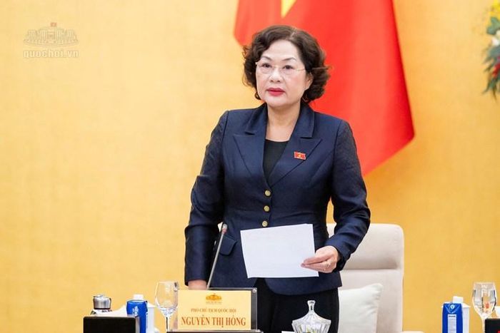 Phó Chủ tịch Quốc hội Nguyễn Thị Hồng tổng kết nội dung thảo luận. Ảnh: Quochoi.vn 
