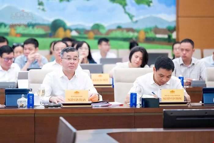  Phó Thủ tướng Chính phủ Nguyễn Văn Thắng và Bộ trưởng Bộ Tài chính Ngô Văn Tuấn dự họp. Ảnh: Quochoi.vn 