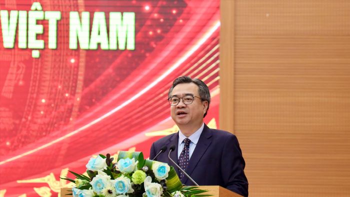 Trưởng Ban Chính sách, chiến lược Trung ương Nguyễn Thanh Nghị phát biểu đề dẫn tại hội thảo. Ảnh: CẨM HÀ