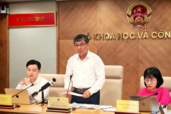 Thứ trưởng Bộ KH-CN Trần Trung Tính chủ trì họp báo. Ảnh: TRẦN BÌNH
