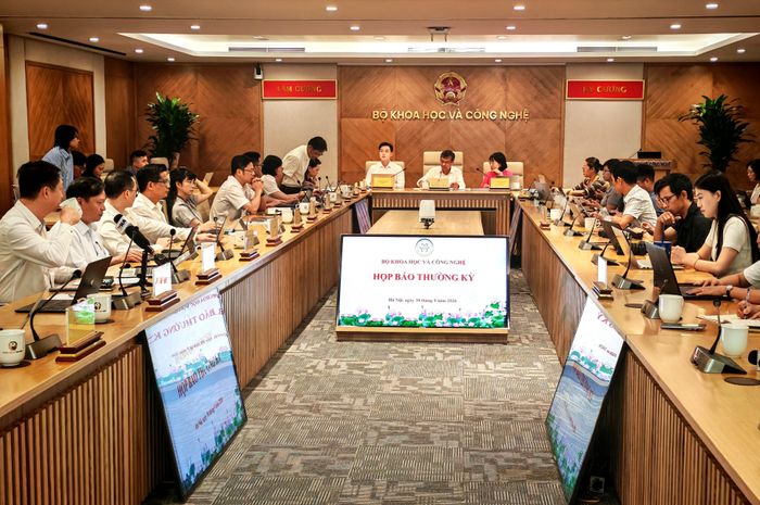 Cuộc họp báo thường kỳ của Bộ KH-CN ngày 30-9. Ảnh: TRẦN BÌNH