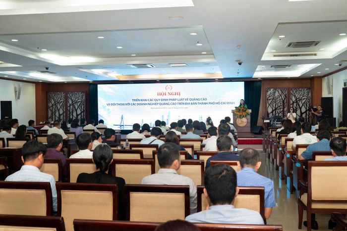 Hội nghị Triển khai các quy định pháp luật về quảng cáo và đối thoại với các doanh nghiệp quảng cáo trên địa bàn TPHCM. Ảnh: QUỐC THANH