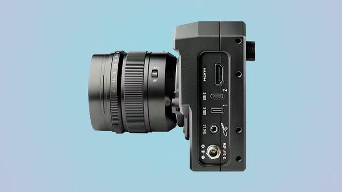 Chronos Q12 được Kron Technologies bán ra với giá 520 đến 570 triệu đồng.