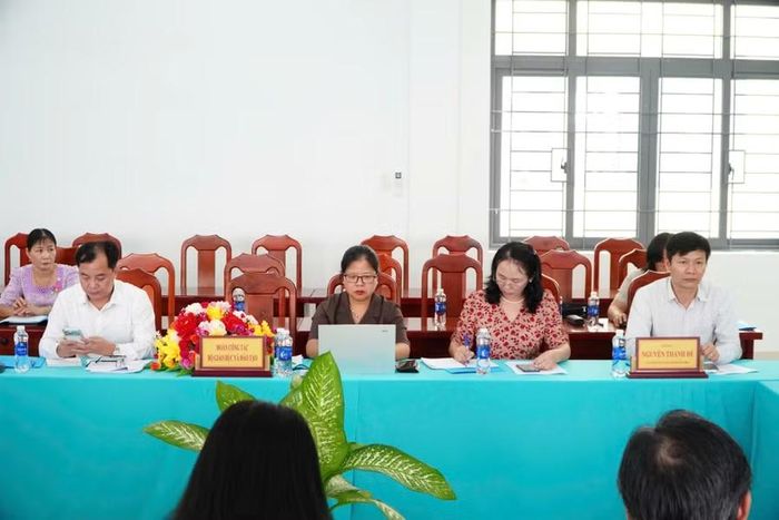 Đoàn công tác của Bộ GD&ĐT tại buổi làm việc.