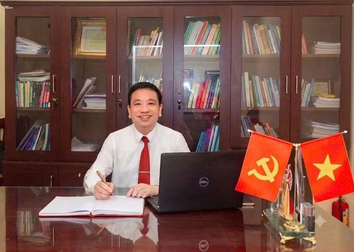 Thầy Nguyễn Văn Hanh – Bí thư Đảng ủy, Hiệu trưởng Trường THPT Hàm Yên.