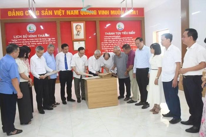 Đoàn đại biểu Cựu học sinh các thế hệ về thăm trường ngày 12/9/2026.