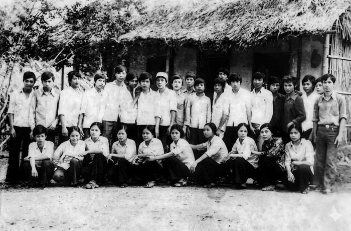 Một lớp học trường THPT Hàm Yên những năm đầu thành lập.