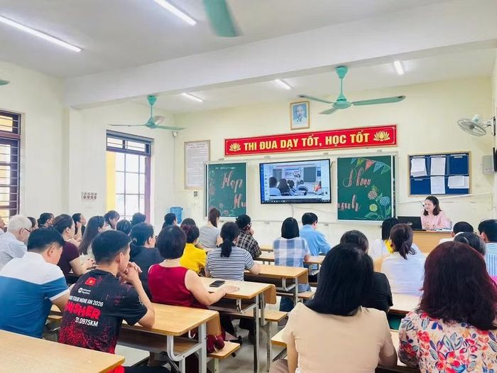 Trường THPT Lê Viết Thuật (Trường Vinh, Nghệ An) tổ chức họp phụ huynh đầu năm học 2026 - 2027. Ảnh: NTCC