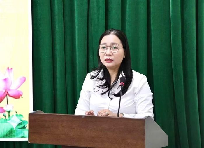 Bà Nguyễn Thị Hằng, Phó Chủ tịch UBND phường phát biểu chỉ đạo tại hội nghị.