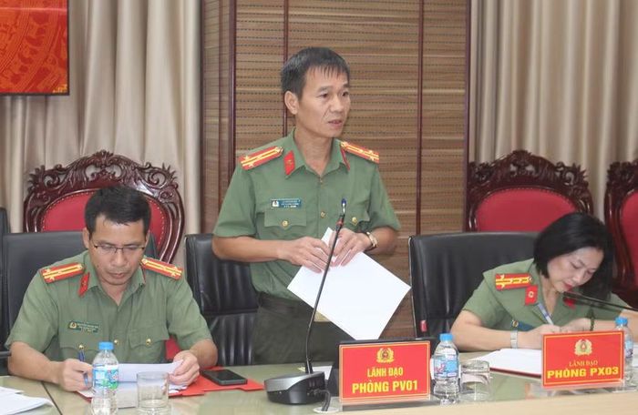 Đại diện lãnh đạo phòng PV01, Công an tỉnh Thái Nguyên thông tin về tình hình an ninh trật tự trên địa bàn.